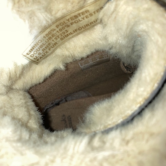 ⭐️SOLD⭐️ Clarks Winter Duck Boots - Picture 8 of 8